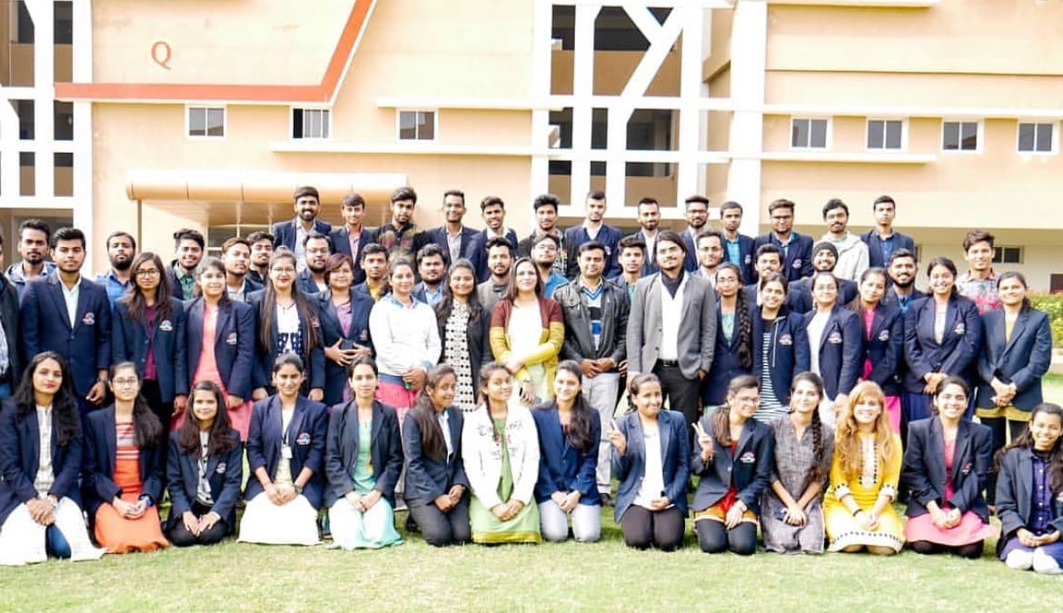 Campus workshop group photo outdoors